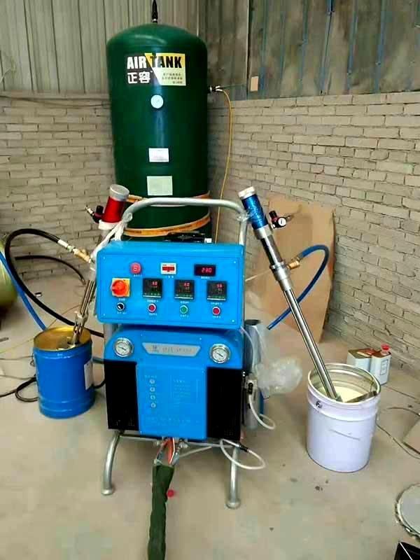 湖北聚脲喷涂机Q5200型除盐水箱防腐施工