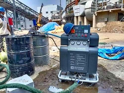 H5600彩钢钢构屋面项目喷涂聚脲设备
